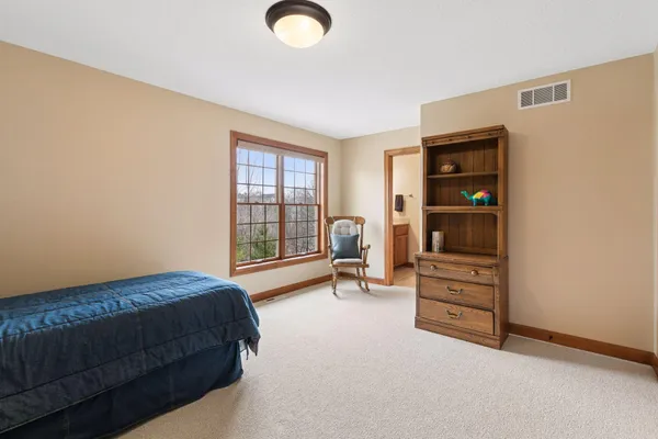 $950,000 | 572 Spruce Circle, Eagan, MN 55123