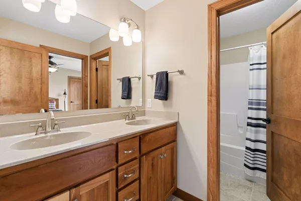 $950,000 | 572 Spruce Circle, Eagan, MN 55123