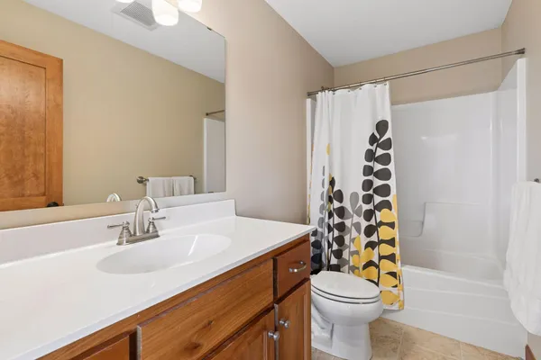 $950,000 | 572 Spruce Circle, Eagan, MN 55123