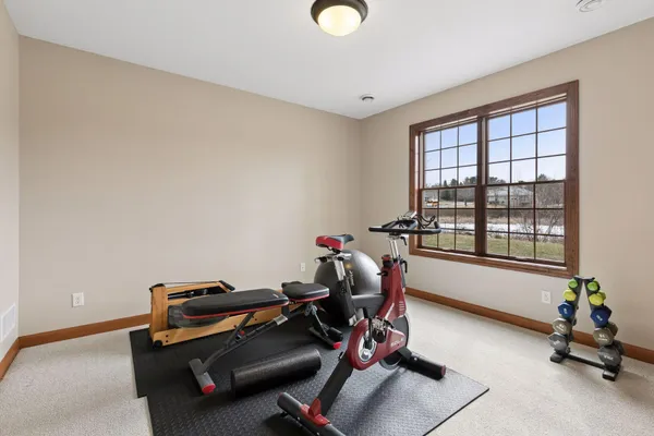 $950,000 | 572 Spruce Circle, Eagan, MN 55123