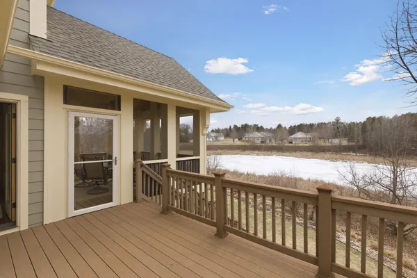 $950,000 | 572 Spruce Circle, Eagan, MN 55123