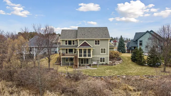 $950,000 | 572 Spruce Circle, Eagan, MN 55123