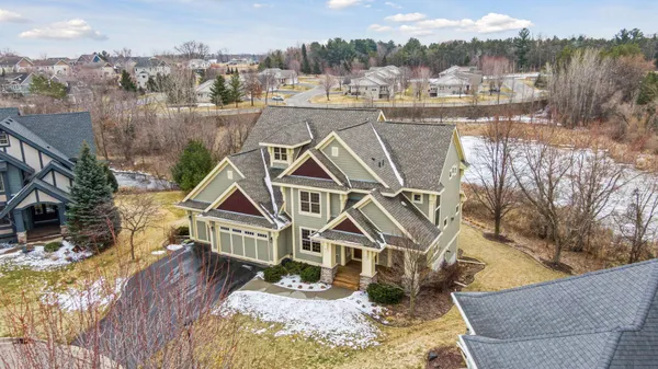 $950,000 | 572 Spruce Circle, Eagan, MN 55123