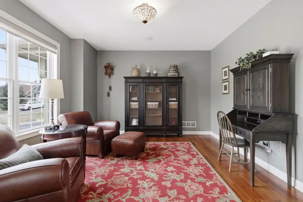 $950,000 | 572 Spruce Circle, Eagan, MN 55123