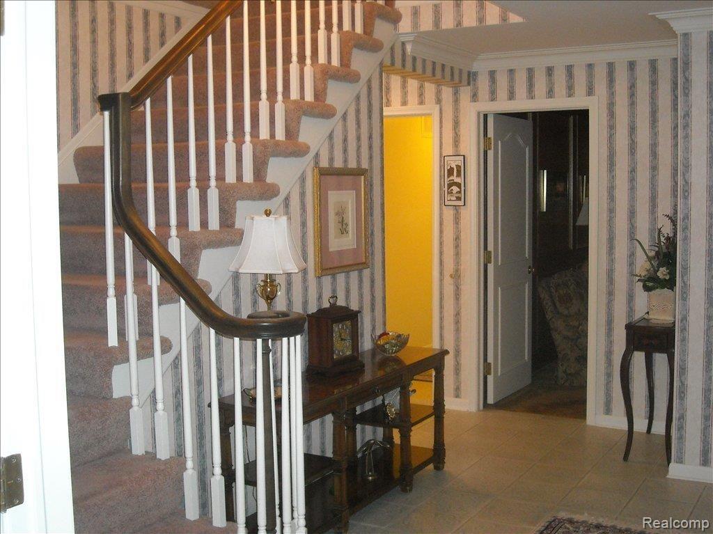 41 Belle Meade Road Grosse Pointe, MI 48236 - Photo 15 of 20 Stairway