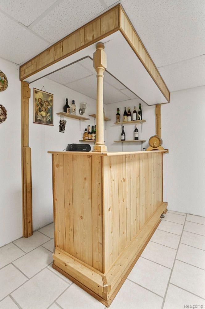 32189 Ruehle Avenue Warren, MI 48093 - Photo 15 of 26 Bar in basement