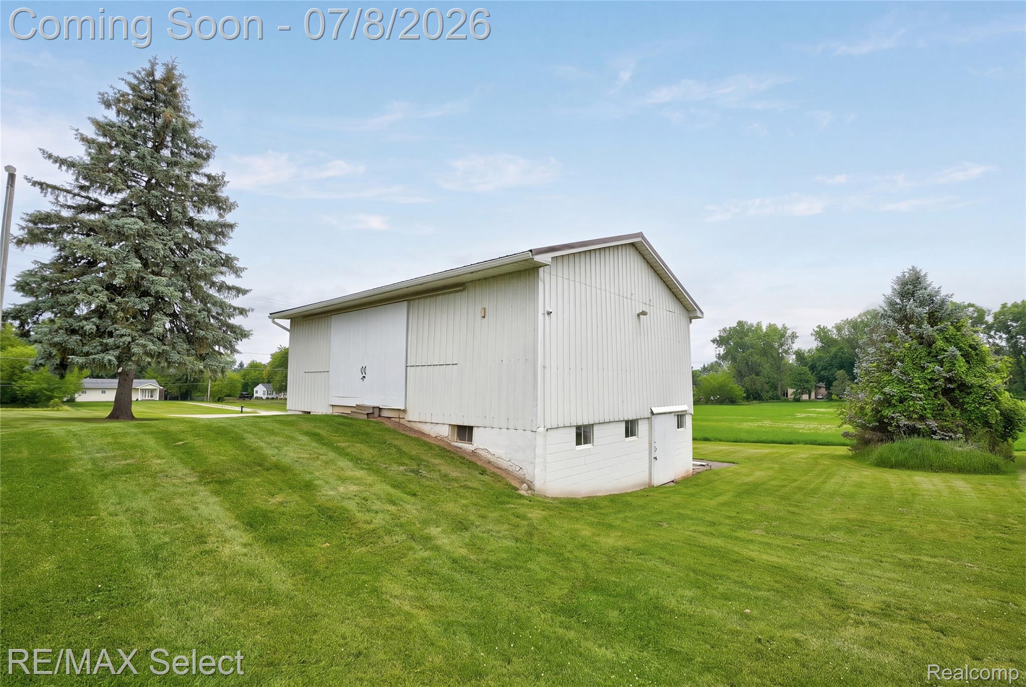 11025 Davison Road Davison, MI 48423 - Photo 11 of 75 11025 Davison Road 024.JPG