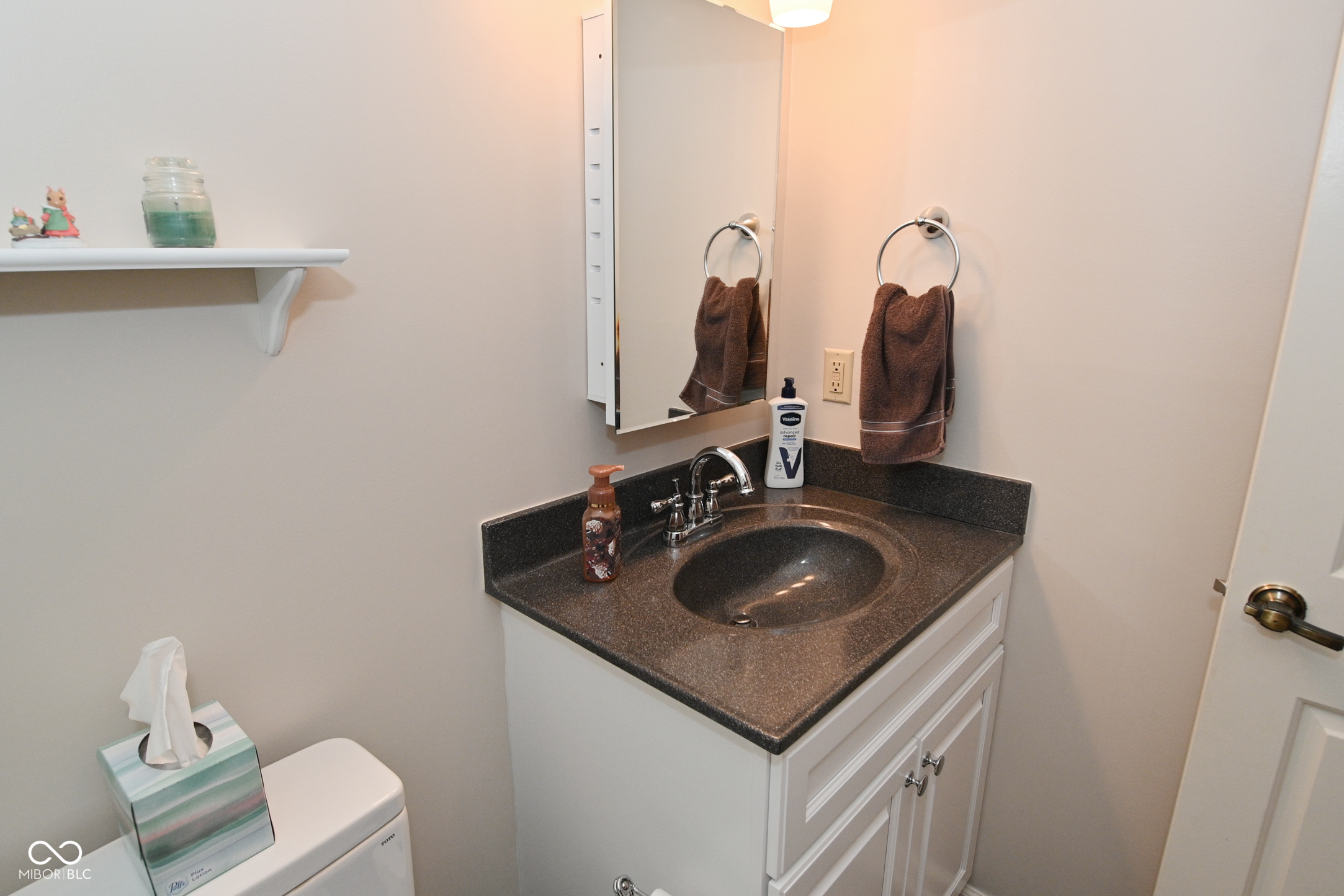 1798 Wellesley Lane Indianapolis, IN 46219 - Photo 34 of 48