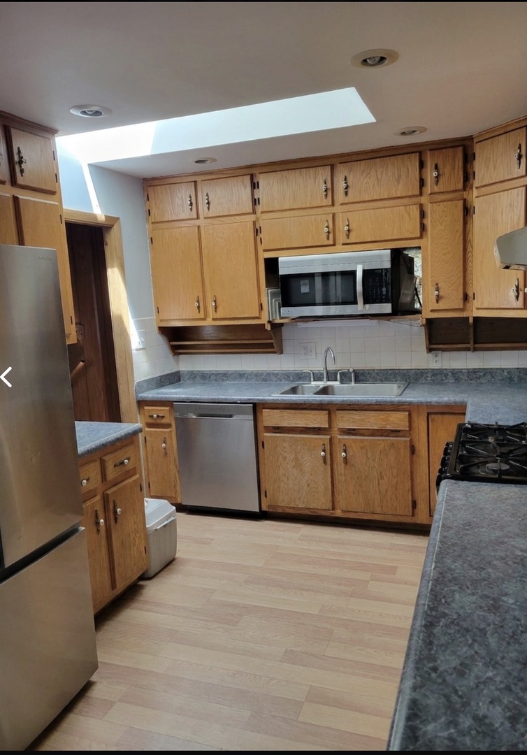 341 Hale Avenue Romeoville, IL 60446 - Photo 5 of 25