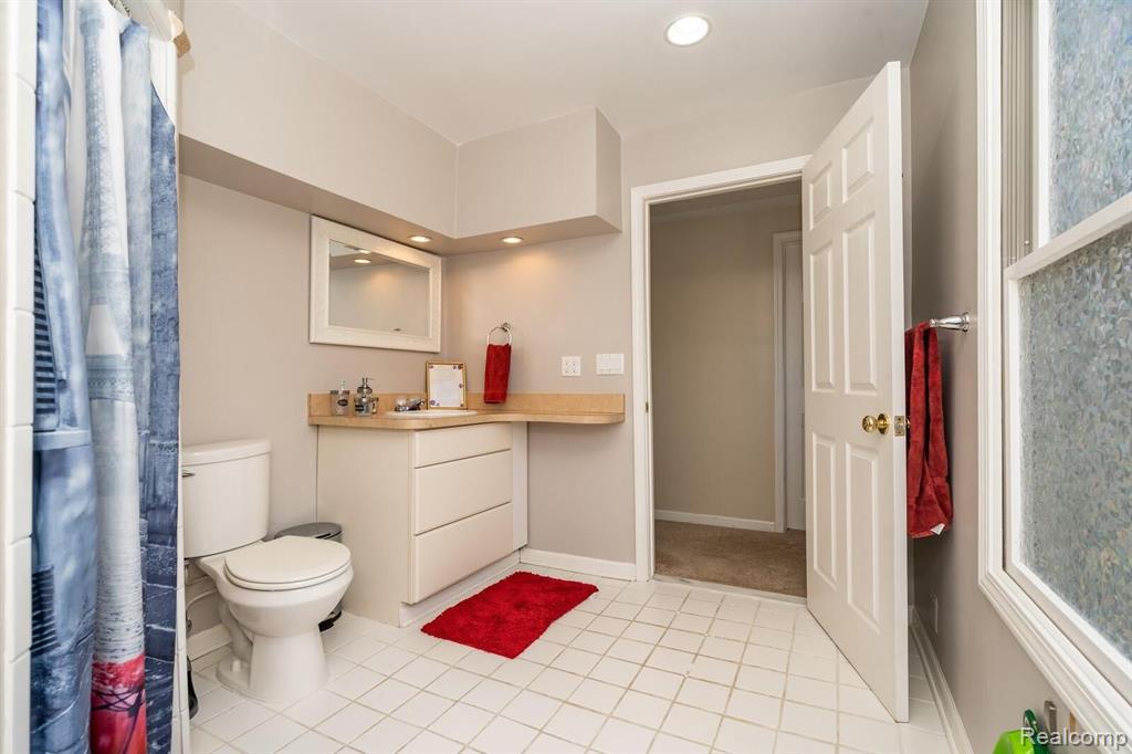 518 Barrington Road Grosse Pointe, MI 48230 - Photo 37 of 64
