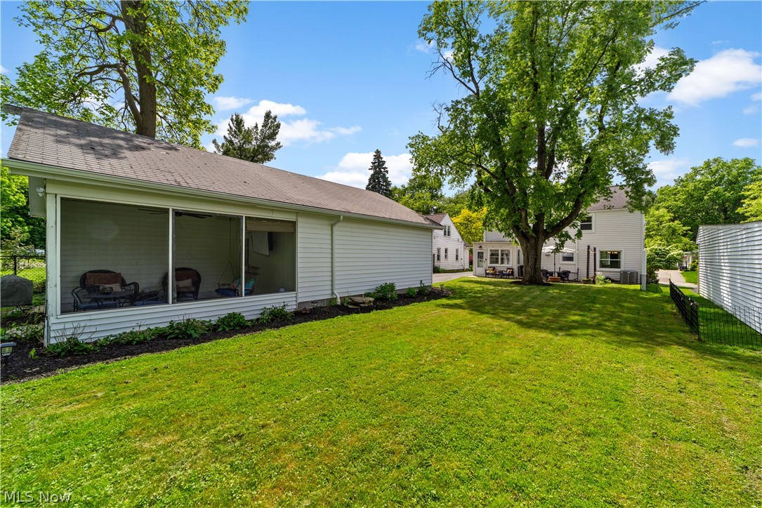 1623 Sunview Road Lyndhurst, OH 44124 - Photo 35 of 39