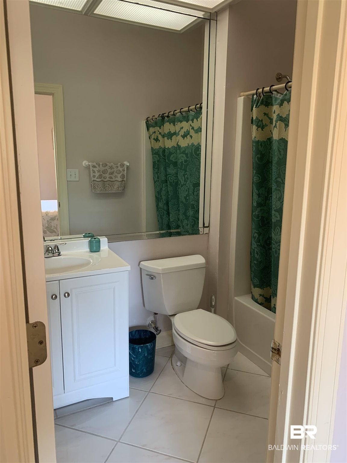 8136 Bay View Drive Foley, AL 36535 - Photo 22 of 36 Bathroom 3