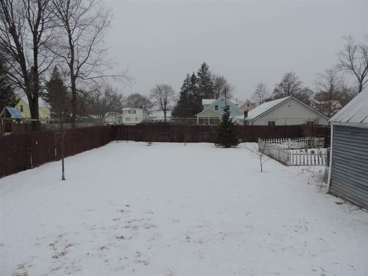 25 Prospect Street Rochester, NH 03867 - Photo 27 of 28