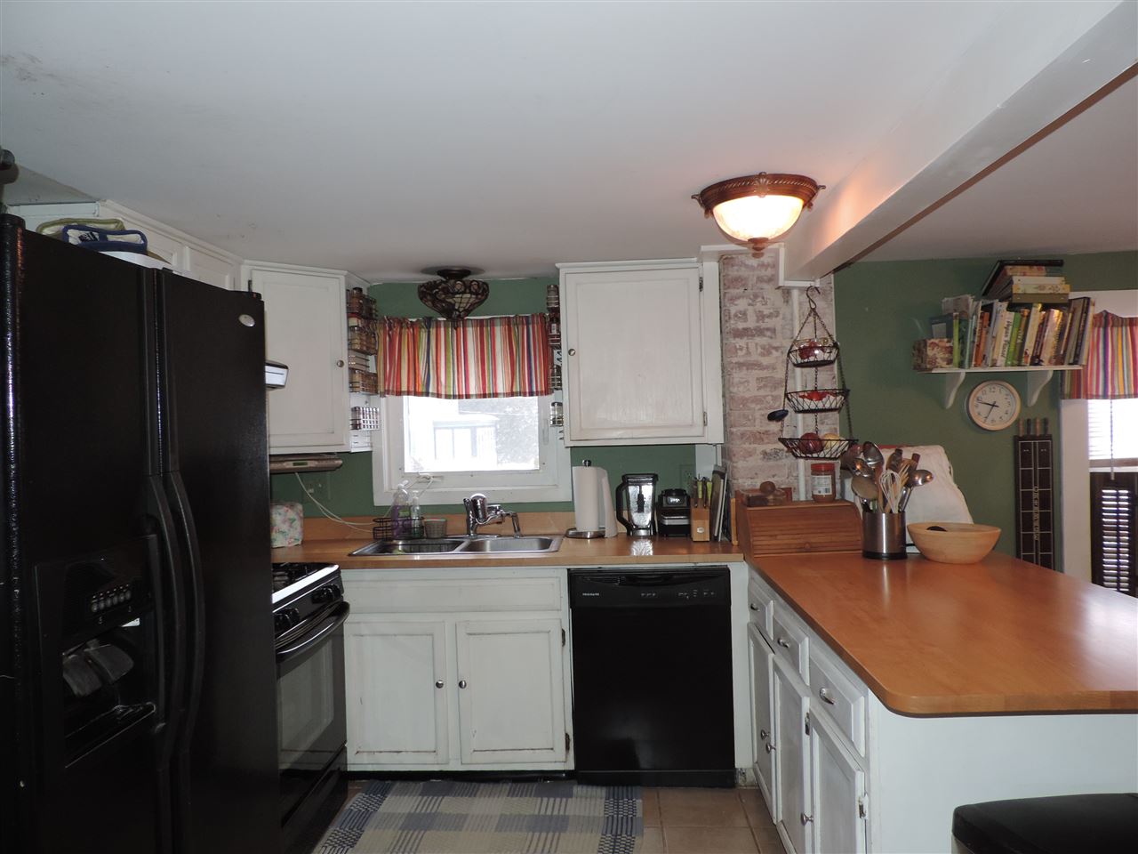 25 Prospect Street Rochester, NH 03867 - Photo 4 of 28