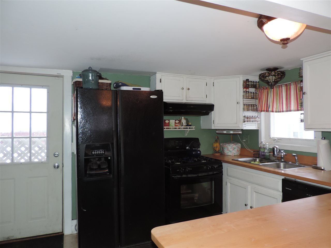 25 Prospect Street Rochester, NH 03867 - Photo 5 of 28