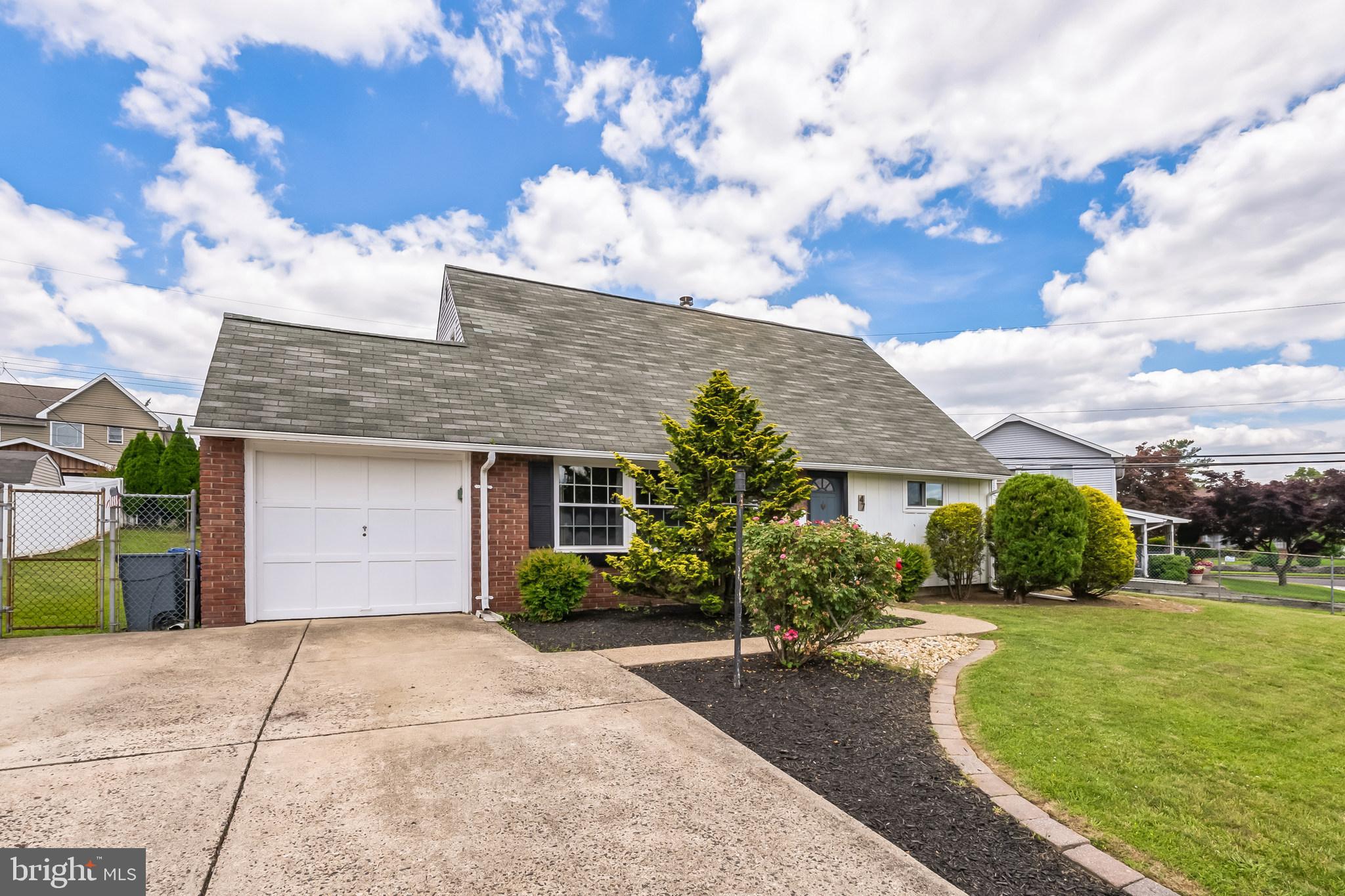 47 Calicobush Road Levittown, PA 19057 - Photo 2 of 30