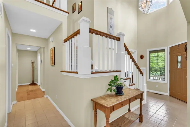 a view of a livingroom with furniture and closet