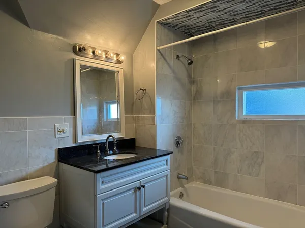 $3,400 | 59 Centre Street, Unit PH, Boston, MA 02124