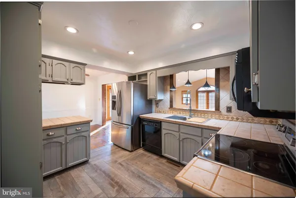 $525,000 | 487 Skyline Forest Drive, Front Royal, VA 22630