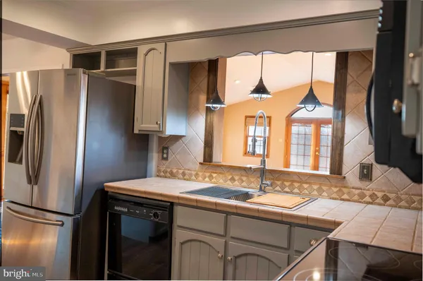 $525,000 | 487 Skyline Forest Drive, Front Royal, VA 22630