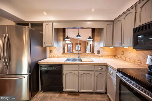 $525,000 | 487 Skyline Forest Drive, Front Royal, VA 22630