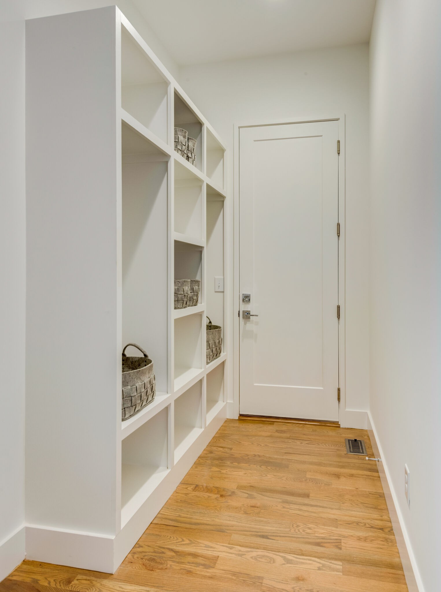 1022 B 9th Avenue South Nashville, TN 37203 - Photo 13 of 38 a view of an empty room
