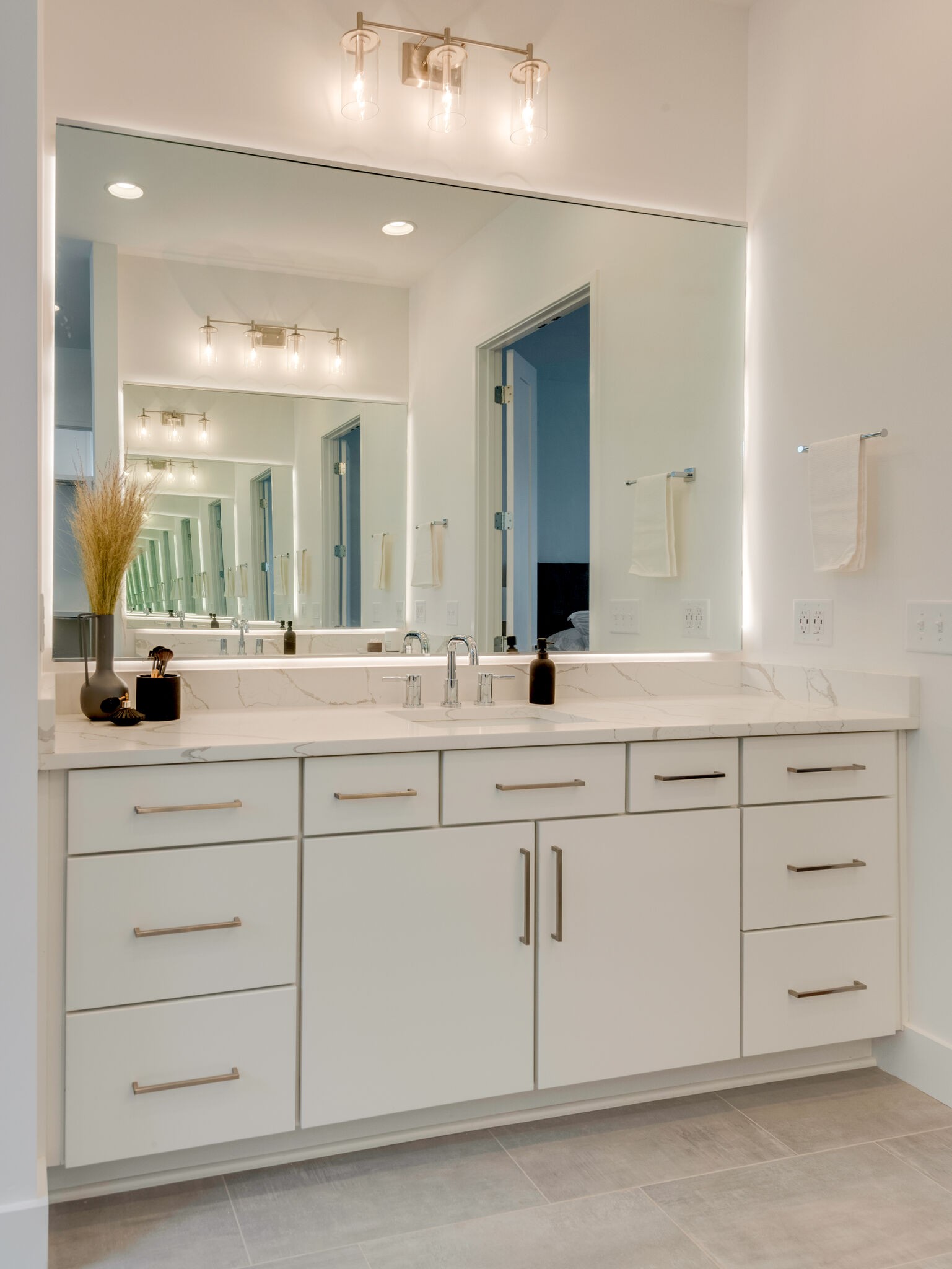 1022 B 9th Avenue South Nashville, TN 37203 - Photo 33 of 38 a bathroom with a sink and a mirror