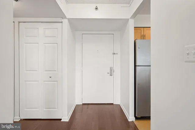 $285,900 | 10101 Grosvenor Place, Unit 1004, Rockville, MD 20852