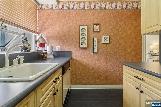 $162,500 | 4 Horizon Road, Unit 416, Fort Lee, NJ 07024