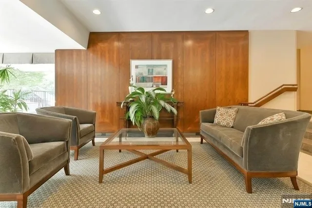 $162,500 | 4 Horizon Road, Unit 416, Fort Lee, NJ 07024