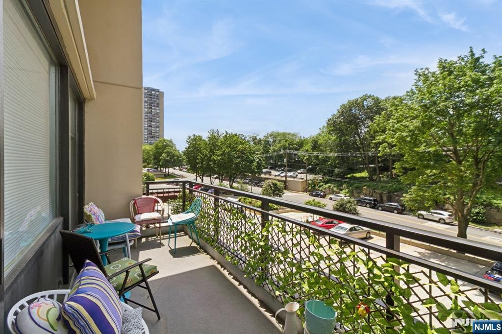 4 Horizon Road, Unit 416 Fort Lee, NJ 07024 - Photo 6 of 30