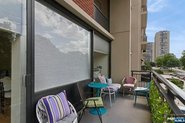 $162,500 | 4 Horizon Road, Unit 416, Fort Lee, NJ 07024