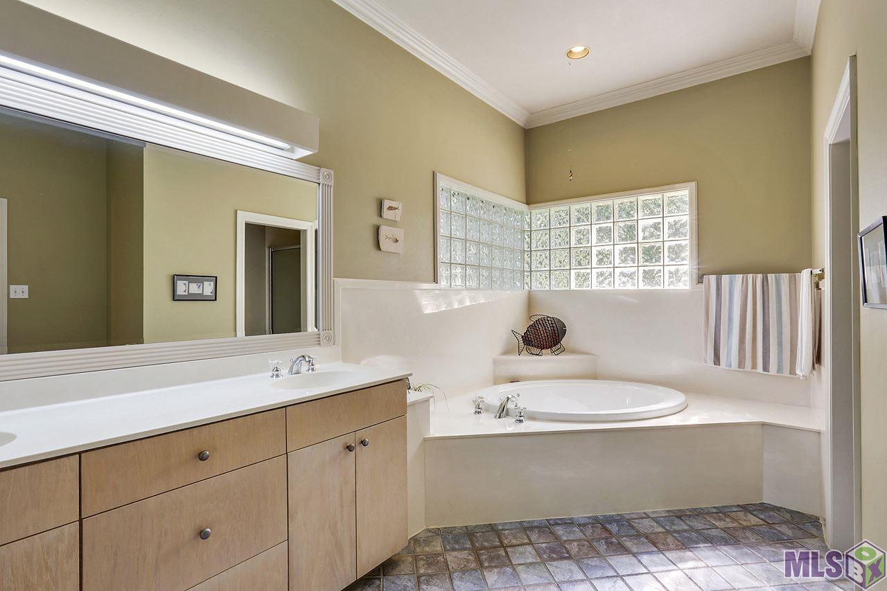 222 Rodney Drive Baton Rouge, LA 70808 - Photo 8 of 13