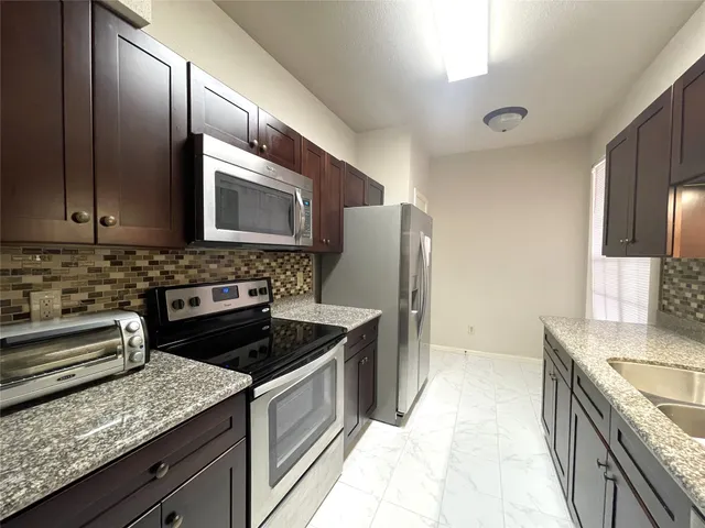 $1,250 | 2255 Braeswood Park Drive, Unit 232, Houston, TX 77030