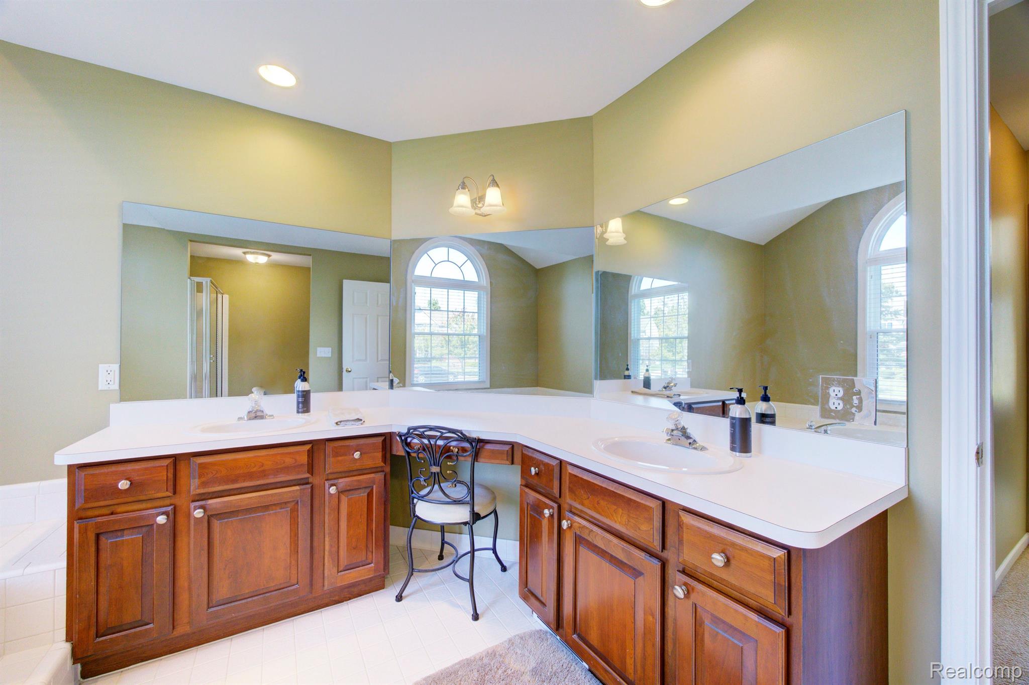 47631 Pavillon Road Canton, MI 48188 - Photo 30 of 60 Gallery Image 30