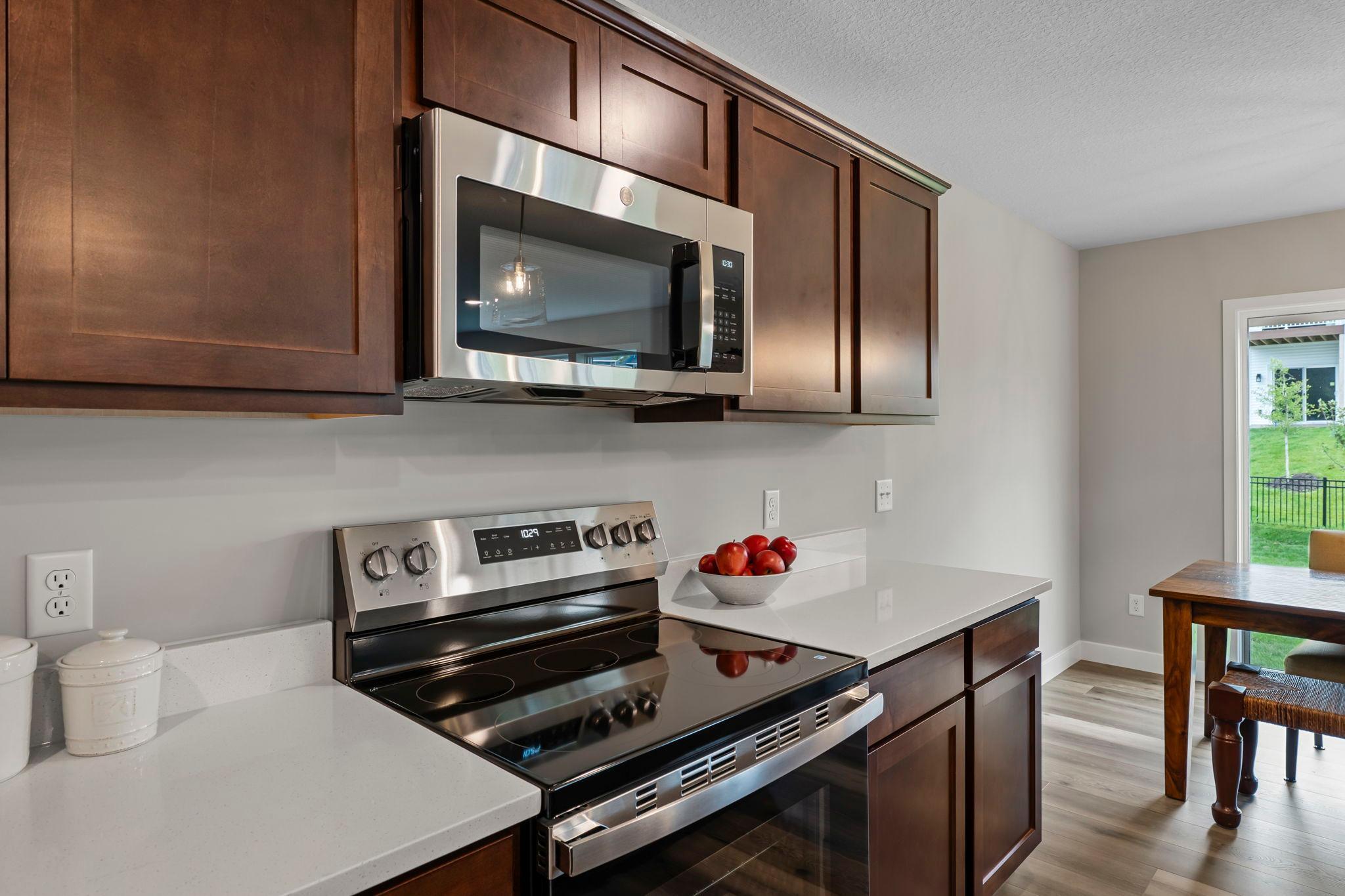 7465 Agate Trail Inver Grove Heights, MN 55077 - Photo 14 of 56