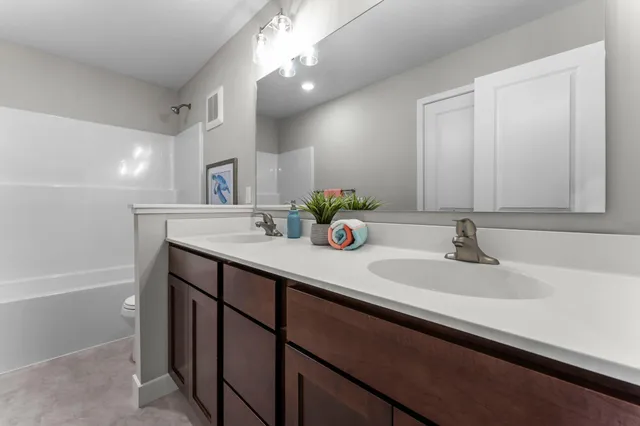 $669,850 | 7465 Agate Trail, Inver Grove Heights, MN 55077