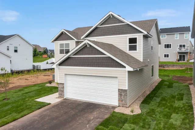 $669,850 | 7465 Agate Trail, Inver Grove Heights, MN 55077