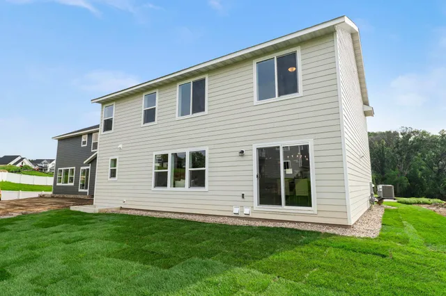 $669,850 | 7465 Agate Trail, Inver Grove Heights, MN 55077