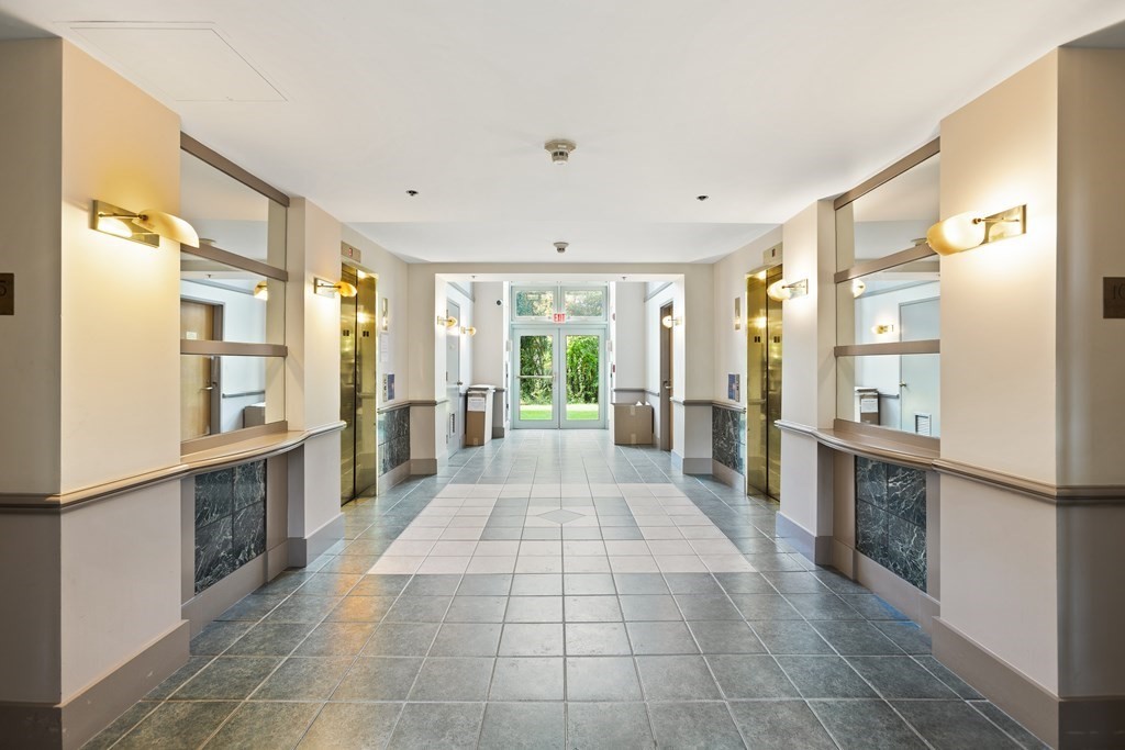 269 Cambridge Road, Unit 303 Woburn, MA 01801 - Photo 5 of 24 Gallery Image 5