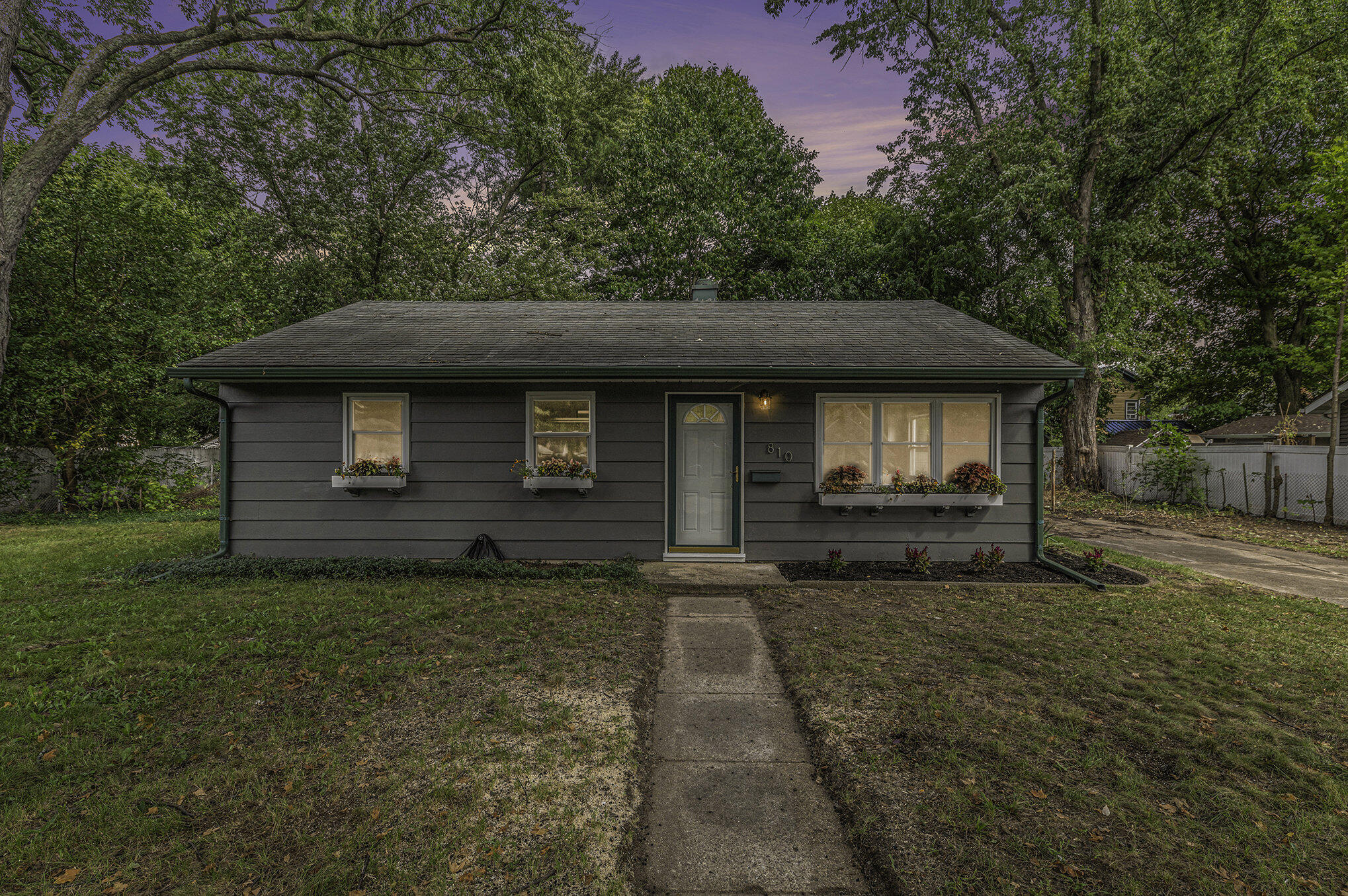810 South Hooker Avenue Three Rivers, MI 49093 - Photo 3 of 22 001_converted_51_twilight