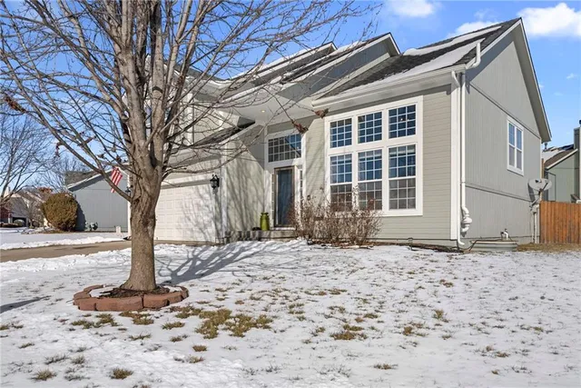 $359,000 | 1230 Starbrooke Drive, Louisburg, KS 66053