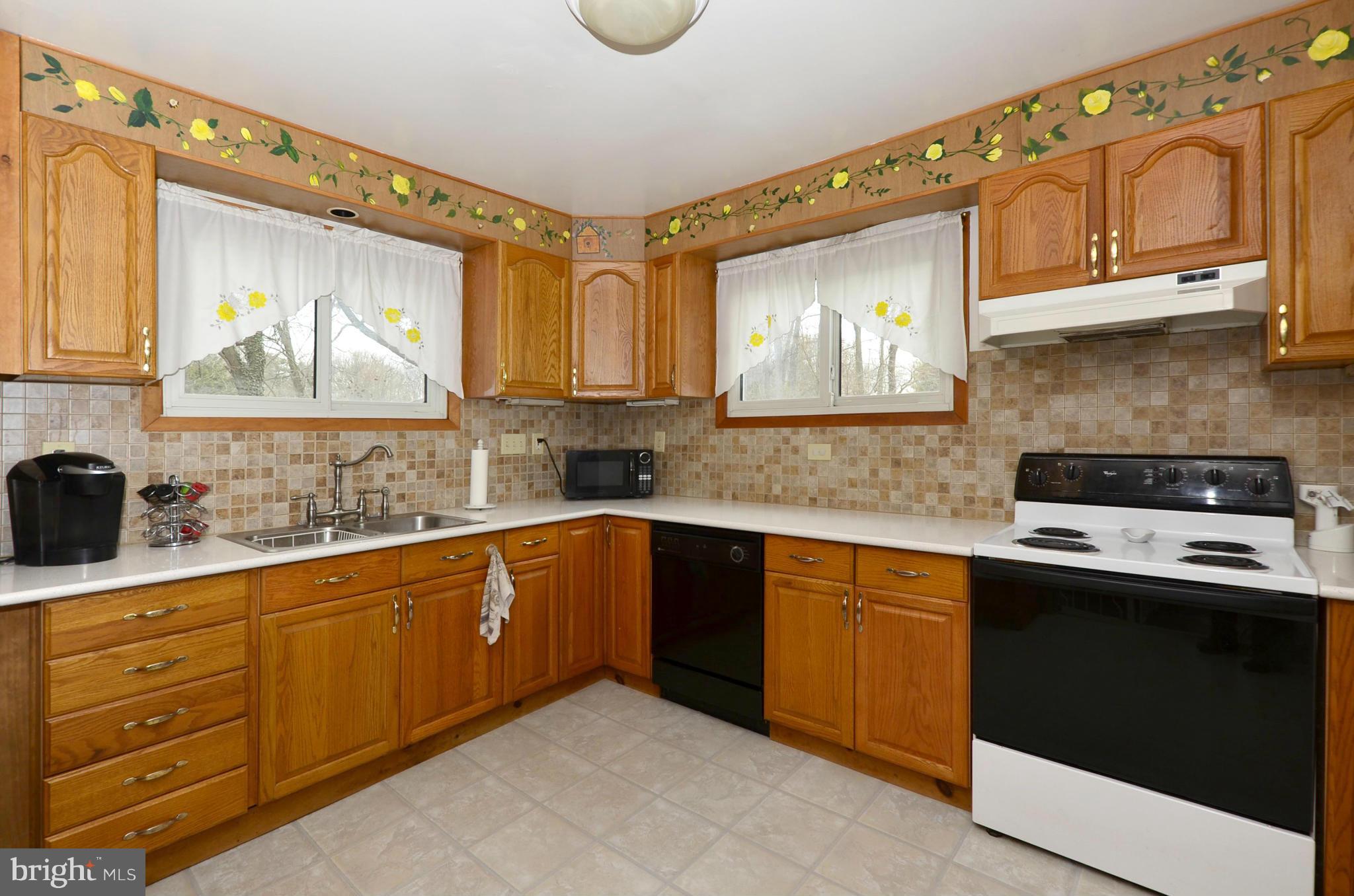 2012 River Road Baltimore, MD 21221 - Photo 11 of 30 Kitchen