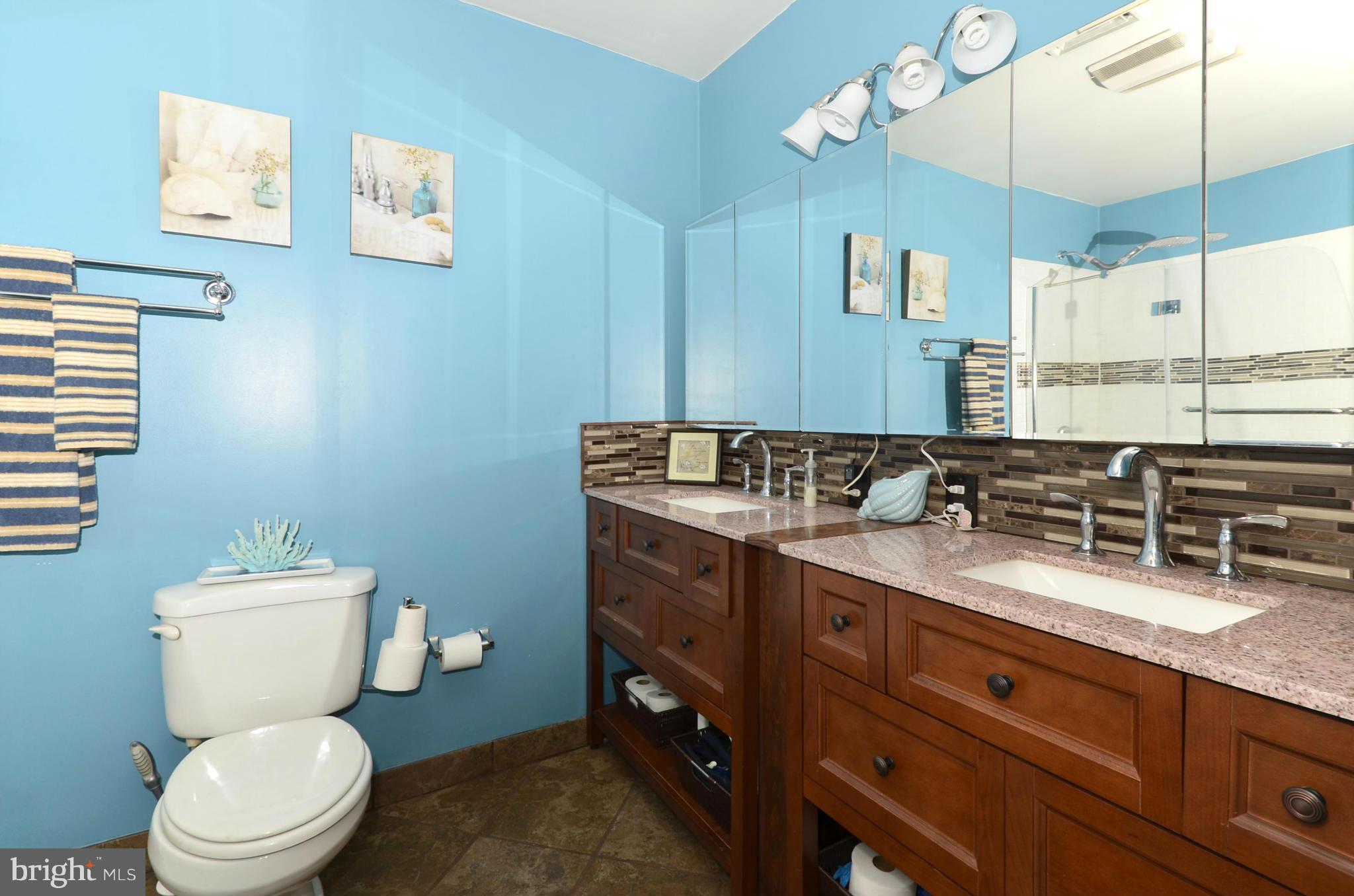 2012 River Road Baltimore, MD 21221 - Photo 21 of 30 Bath (Master)