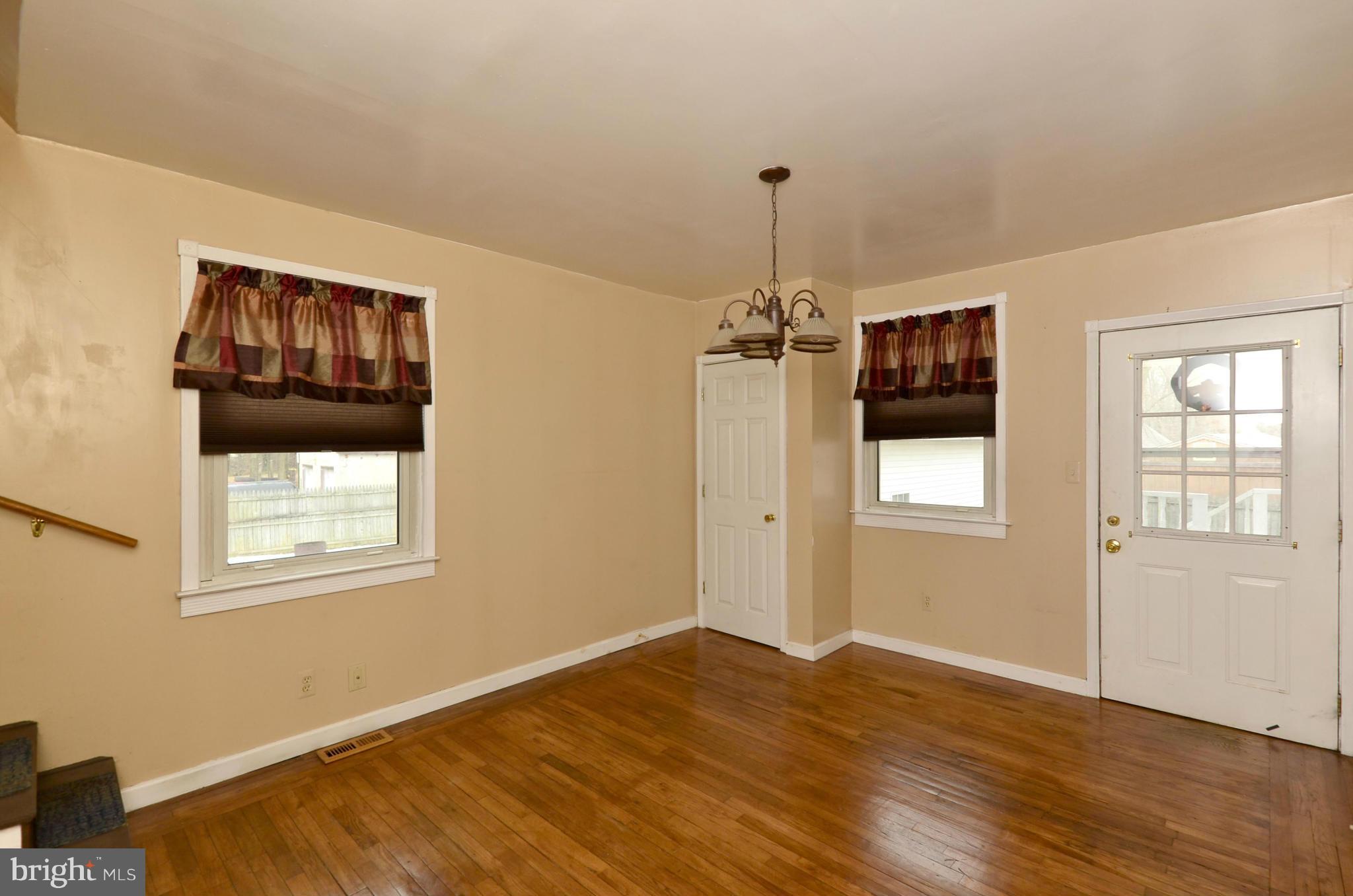 2012 River Road Baltimore, MD 21221 - Photo 7 of 30 Dining Room