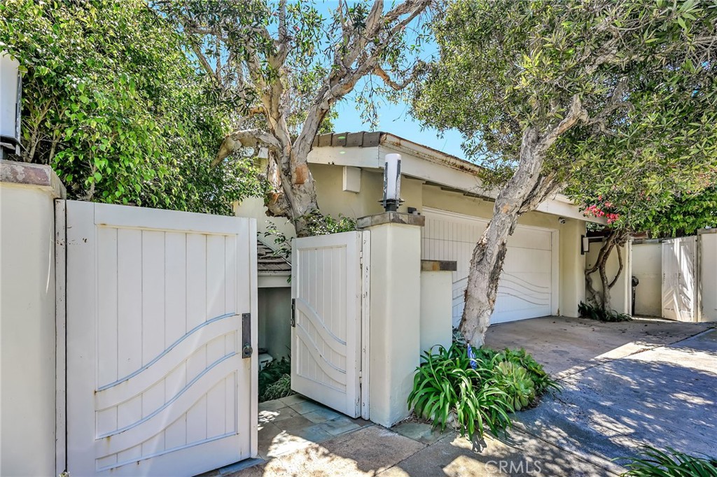 31532 Victoria Point Road Malibu, CA 90265 - Photo 38 of 44