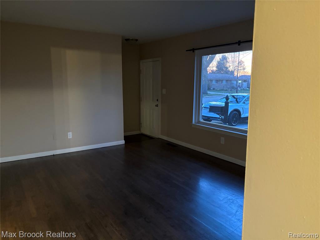 32246 Oakview Drive Warren, MI 48092 - Photo 7 of 7