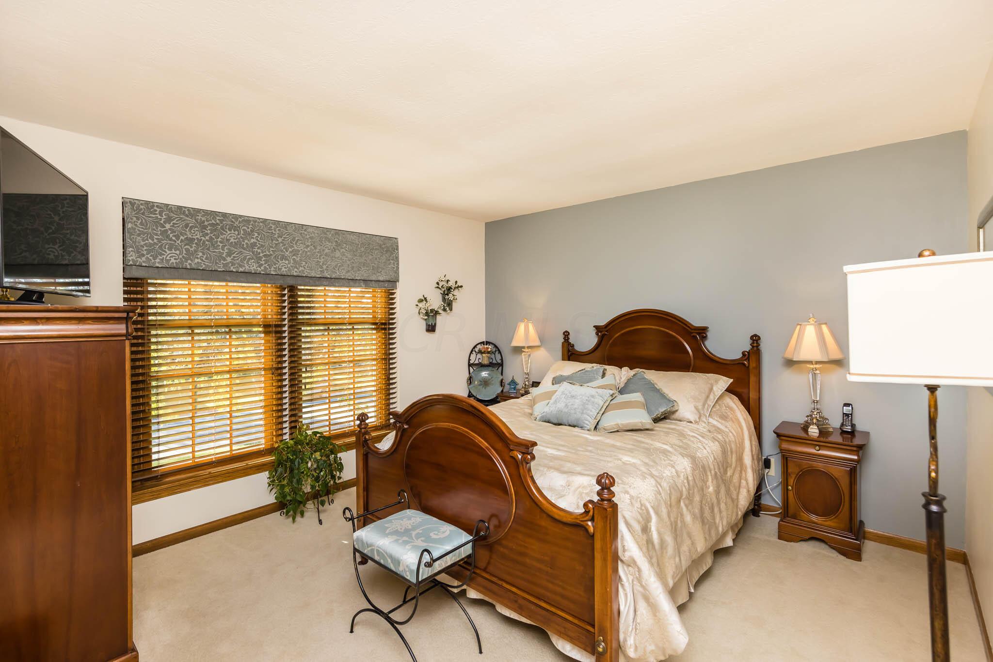 901 Riva Ridge Boulevard Columbus, OH 43230 - Photo 33 of 48 12' x 12'6" Bedroom #2