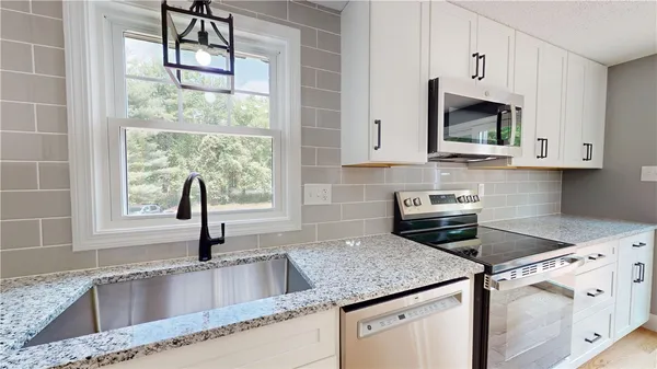 $799,900 | 112 Cranberry Ridge Road, Glocester, RI 02857