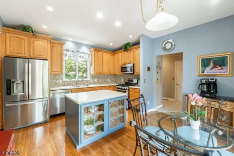 $575,000 | 3 Troon Drive, Newton, NJ 07860